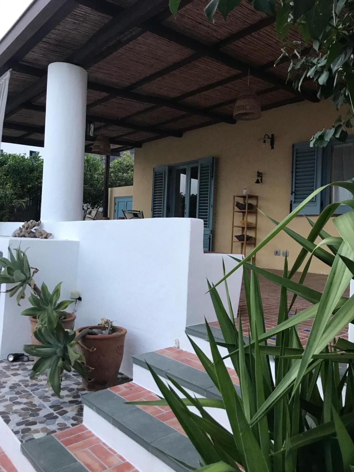 Villetta Punta Granata Santa Marina Salina Exterior foto